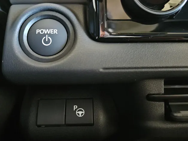 Toyota C-HR+ Premium AWD