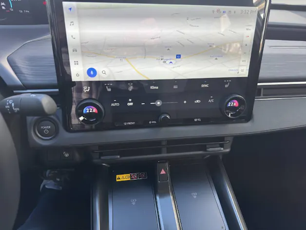 Toyota C-HR+ Premium AWD