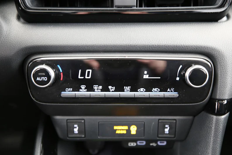 Fahrzeugbild TOYOTA YARIS