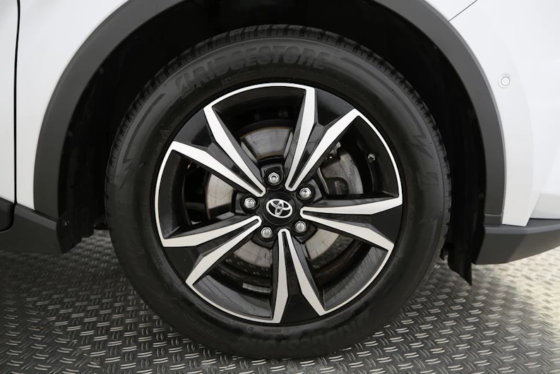 image du véhicule TOYOTA C-HR