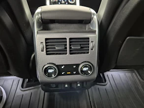 https://vehicle.imgix.net/4227953/1b6d4174-4424-453b-aa61-b2e1d76ad8b5.jpg