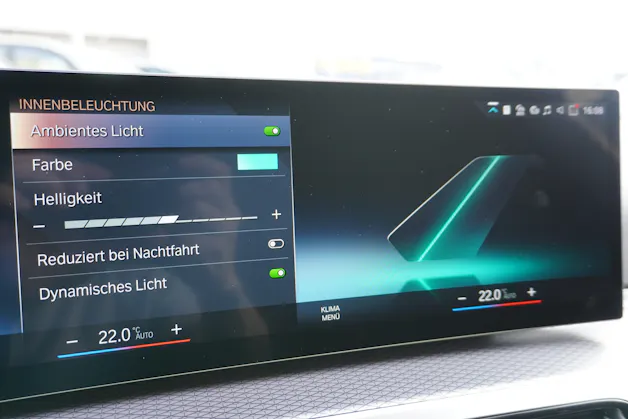 BMW 330e x DriveTouring Steptronic M Sport