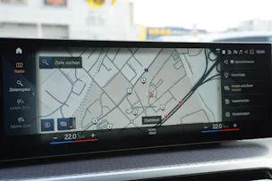 BMW 330e x DriveTouring Steptronic M Sport