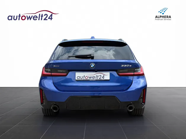 BMW 330e x DriveTouring Steptronic M Sport