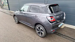 Suzuki Swift 1.2 Sakura Top Hybrid 4x4