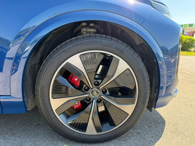 Audi SQ6 e-tron quattro