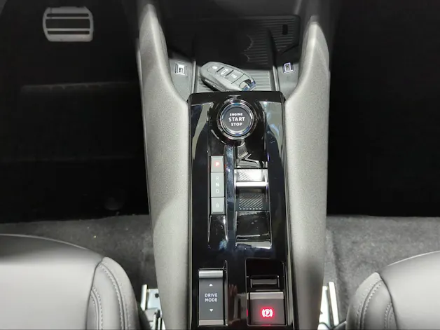 Alfa Romeo Junior BEV Speciale Tech 156 PS