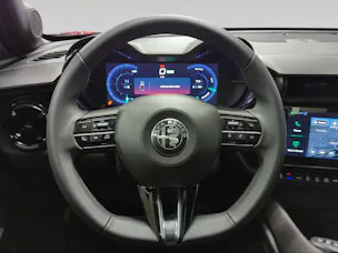 Alfa Romeo Junior BEV Speciale Tech 156 PS