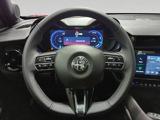 Alfa Romeo Junior BEV Speciale Tech 156 PS