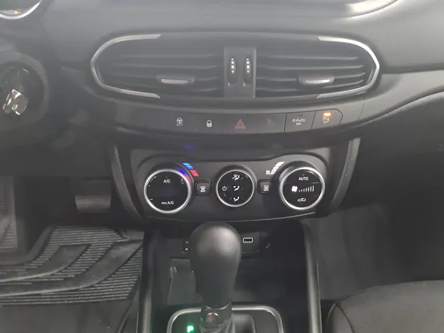 Fiat Tipo Hybrid 1.5 Swiss Edition Cross