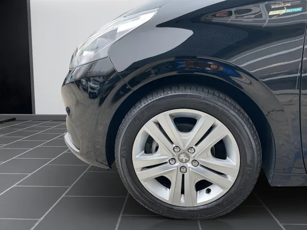 Peugeot 208 1.2 P.Tech Signature