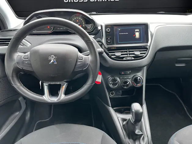 Peugeot 208 1.2 P.Tech Signature