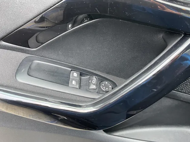 Peugeot 208 1.2 P.Tech Signature