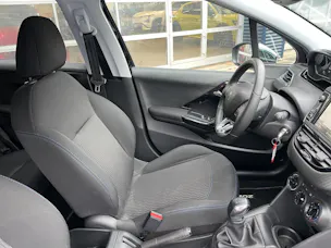 Peugeot 208 1.2 P.Tech Signature