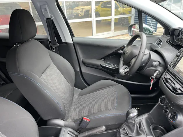 Peugeot 208 1.2 P.Tech Signature