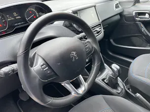 Peugeot 208 1.2 P.Tech Signature