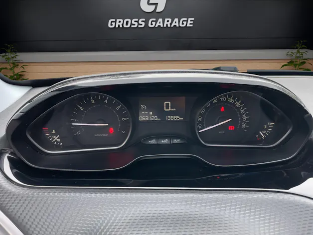 Peugeot 208 1.2 P.Tech Signature