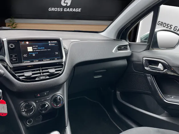 Peugeot 208 1.2 P.Tech Signature