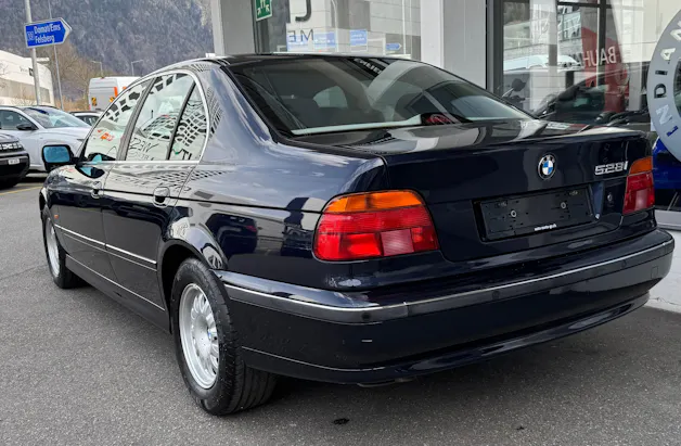 BMW 528i