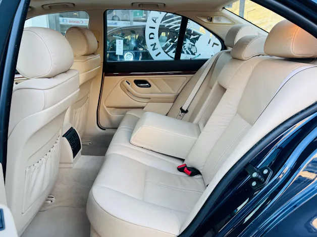 BMW 528i