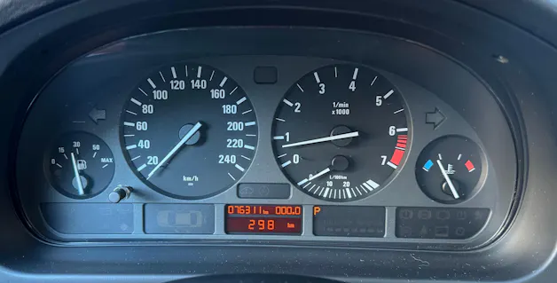 BMW 528i