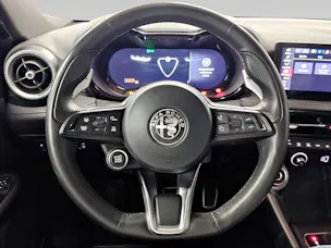 Alfa Romeo Tonale 1.3 Plug-in-Hybrid Q4 Veloce Pack Premium Sky