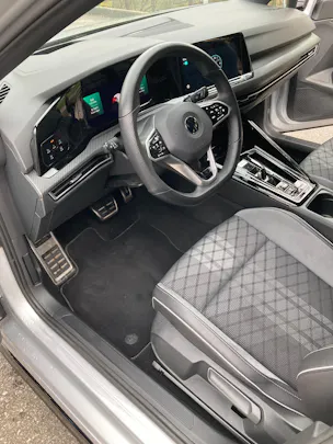 VW Golf 1.5 eTSI mHEV ACT R-Line DSG