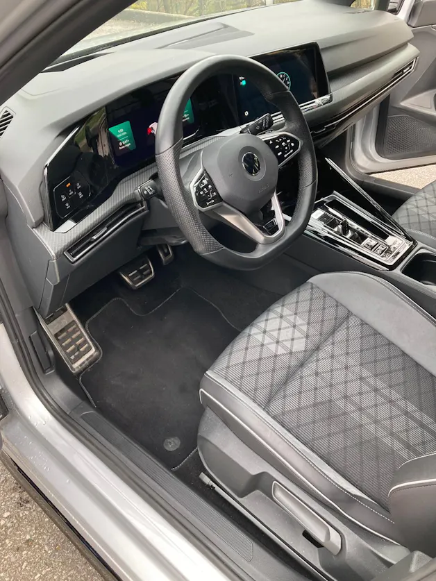 VW Golf 1.5 eTSI mHEV ACT R-Line DSG