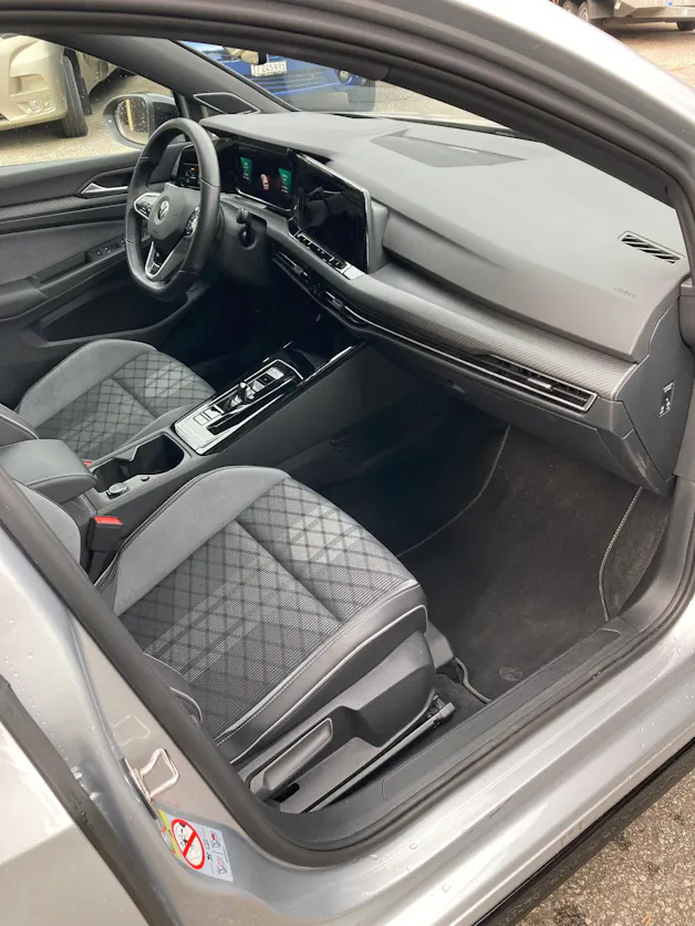 VW Golf 1.5 eTSI mHEV ACT R-Line DSG