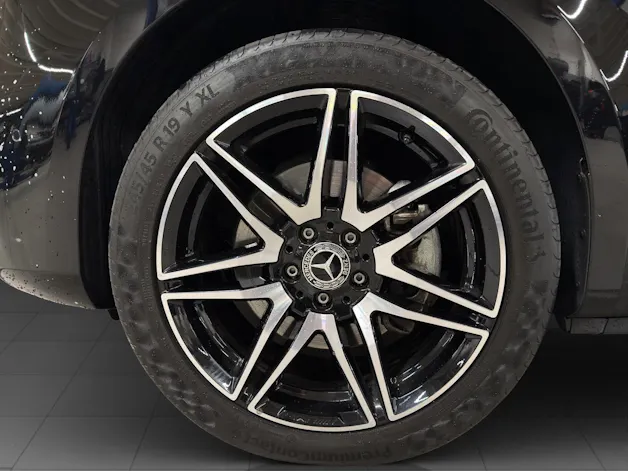 Mercedes-Benz V 300d VIP Luxe Extralong 4Matic