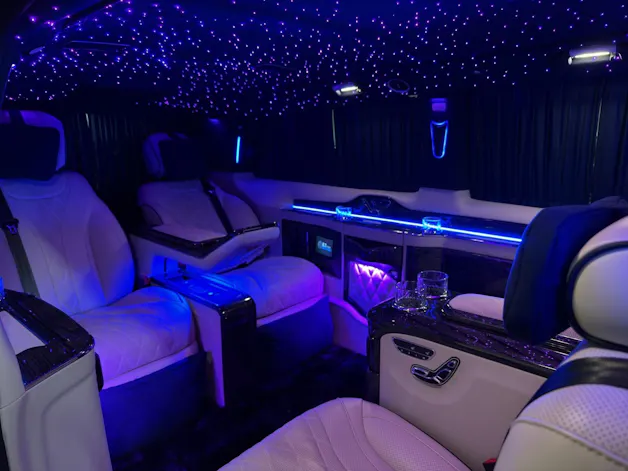 Mercedes-Benz V 300d VIP Luxe Extralong 4Matic