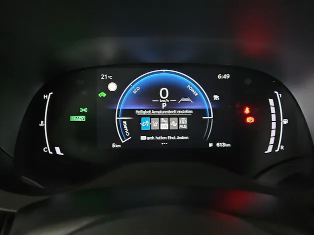 Toyota Yaris 1.5 VVT-i HSD Trend