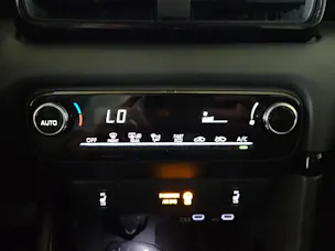 Toyota Yaris 1.5 VVT-i HSD Trend