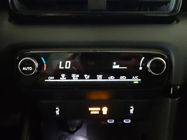 Toyota Yaris 1.5 VVT-i HSD Trend