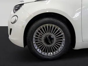 Fiat 500 3+1 electric 87 kW Red Swiss Edition