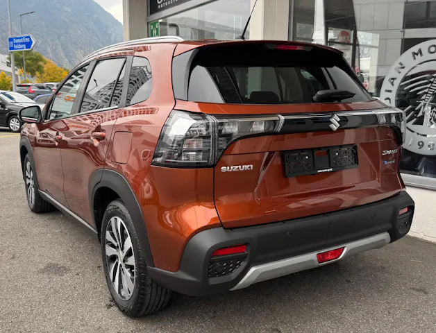 Suzuki S-Cross 1.5 Compact Top Hybrid 4x4