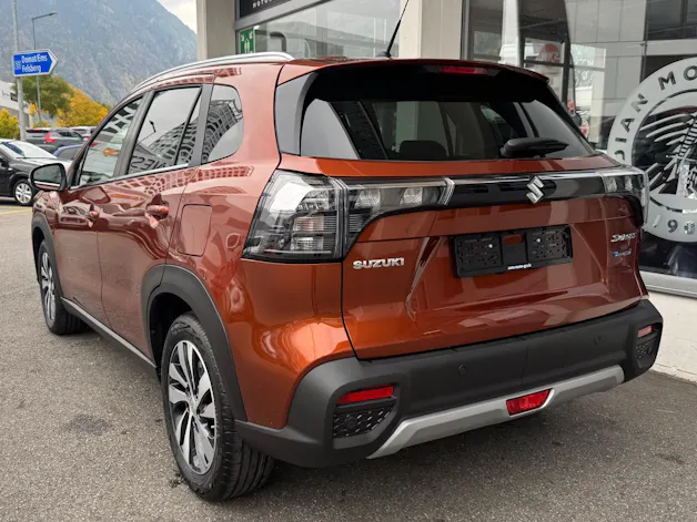Suzuki S-Cross 1.5 Compact Top Hybrid 4x4