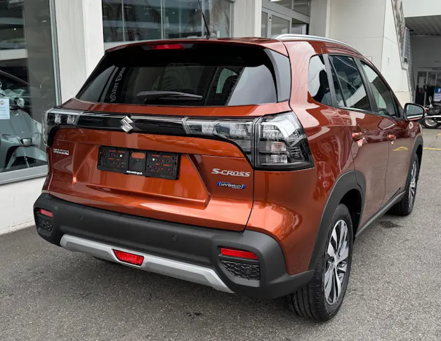 Suzuki S-Cross 1.5 Compact Top Hybrid 4x4