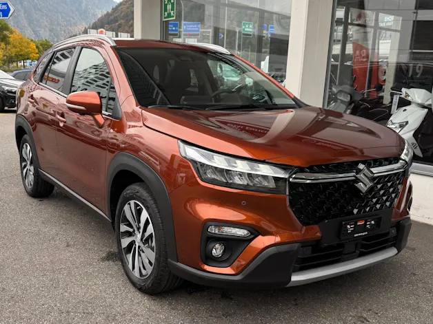 Suzuki S-Cross 1.5 Compact Top Hybrid 4x4