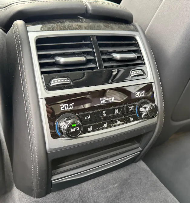 BMW M760Li xDrive Sport Getriebe