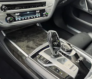 BMW M760Li xDrive Sport Getriebe