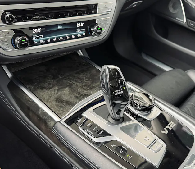 BMW M760Li xDrive Sport Getriebe