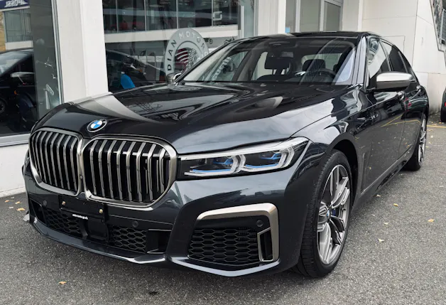 BMW M760Li xDrive Sport Getriebe