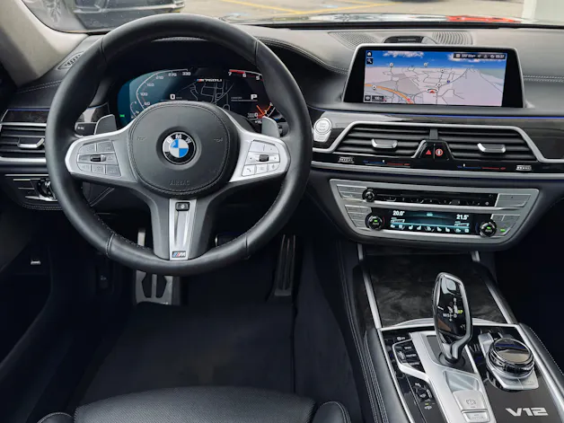 BMW M760Li xDrive Sport Getriebe