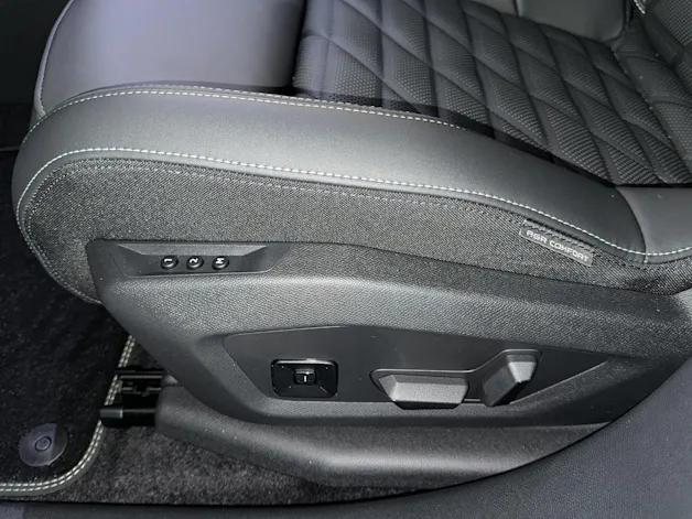 Peugeot 3008 NEW 73kWh GT