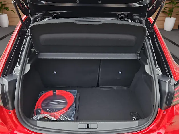 Peugeot 208 NEW Elektrik 115kW GT
