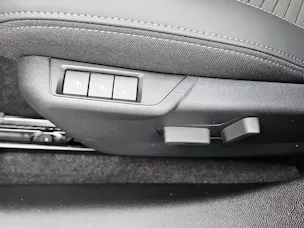Peugeot 208 NEW Elektrik 115kW GT