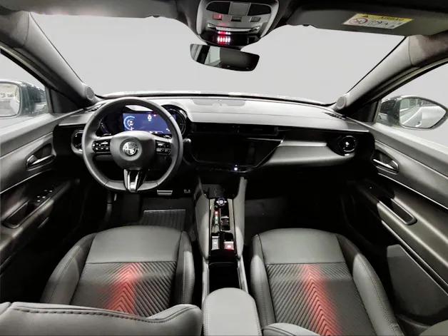 Alfa Romeo Junior 1.2 48V Hybrid Speciale