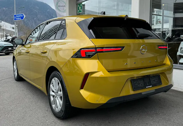 Opel Astra 1.2i Turbo Automat