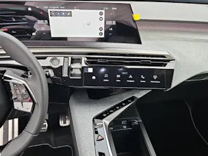 Peugeot 5008 NEW 210 73kWh GT